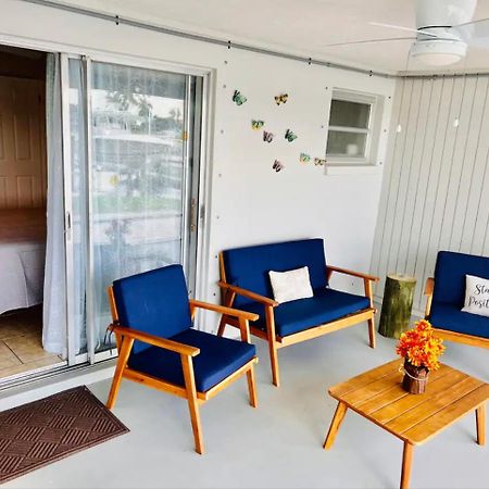 Cozy Home With One Bedroom ケープコーラル エクステリア 写真