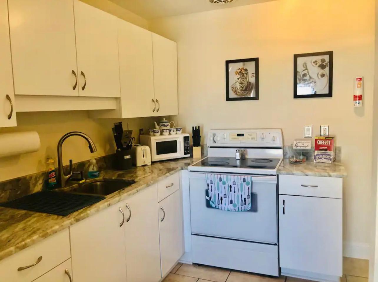 Cozy Home With One Bedroom ケープコーラル エクステリア 写真